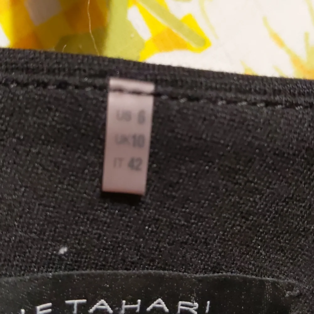 Elie tahari black pencil skirt